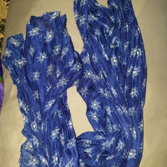 Scarf - Picture 1 of 1